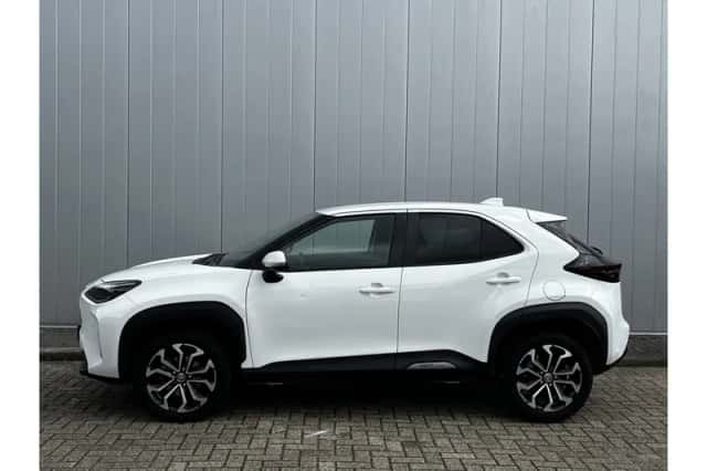 Toyota Yaris Cross (2021) thumbnail 3