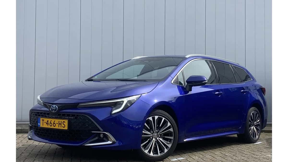 Toyota Corolla (2023) — foto 1