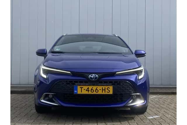 Toyota Corolla (2023) thumbnail 2