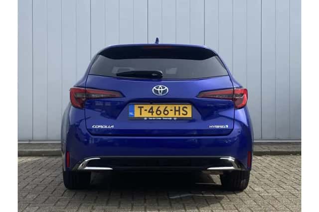 Toyota Corolla (2023) thumbnail 3