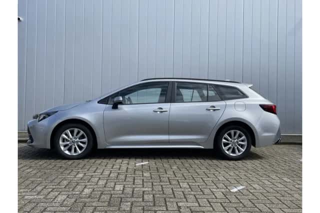 Toyota Corolla (2024) thumbnail 2