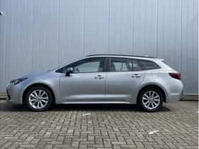 Toyota Corolla (2024) thumbnail 2