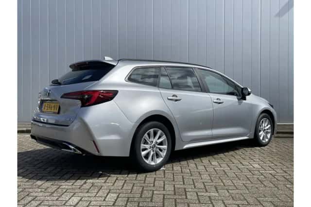 Toyota Corolla (2024) thumbnail 4