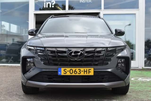 Hyundai Tucson (2023) thumbnail 2