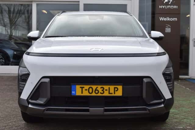 Hyundai Kona (2023) thumbnail 2
