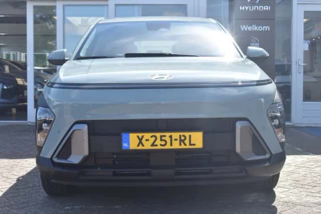 Hyundai Kona (2024) thumbnail 2