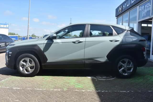 Hyundai Kona (2024) thumbnail 4