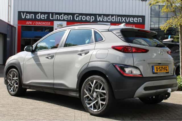 Hyundai Kona (2022) thumbnail 3