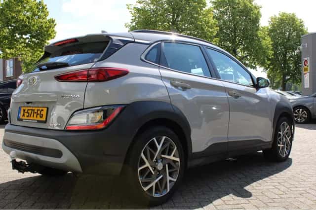 Hyundai Kona (2022) thumbnail 5