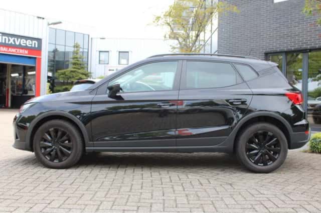 SEAT Arona (2022) thumbnail 2