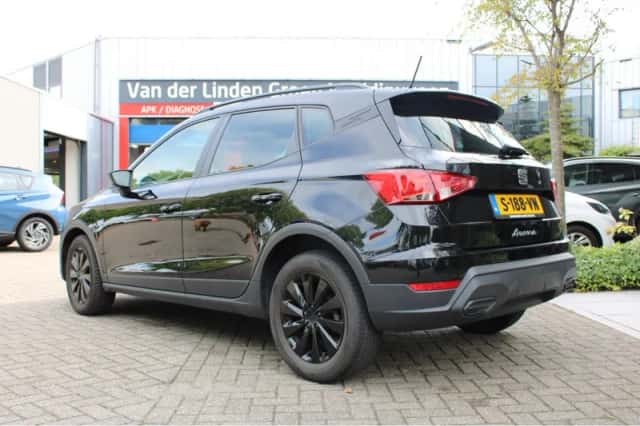 SEAT Arona (2022) thumbnail 3