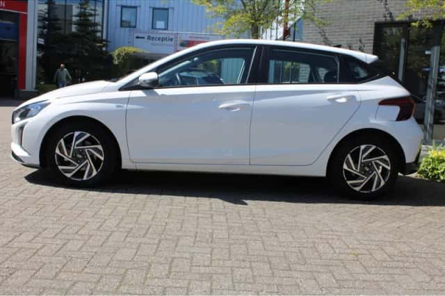 Hyundai i20 (2024) thumbnail 2