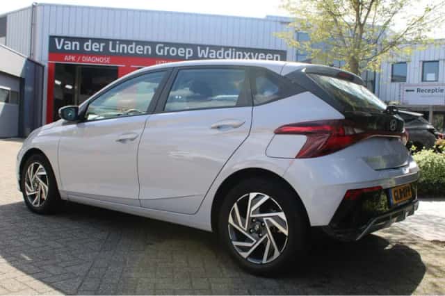 Hyundai i20 (2024) thumbnail 3