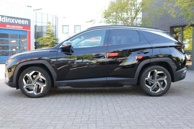 Hyundai Tucson (2023) thumbnail 2