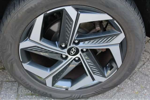 Hyundai Tucson (2023) thumbnail 3