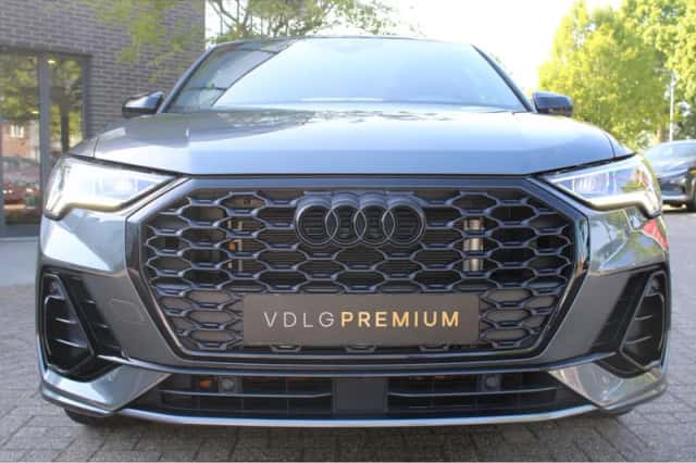 Audi Q3 (2021) thumbnail 5