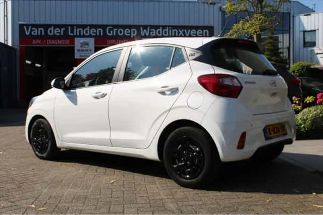 Hyundai i10 (2021) thumbnail 3
