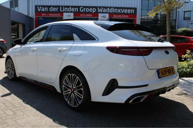 Kia Proceed (2020) thumbnail 3