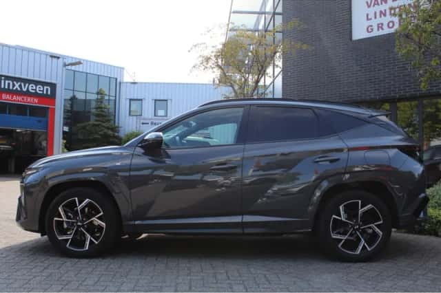 Hyundai Tucson (2025) thumbnail 2
