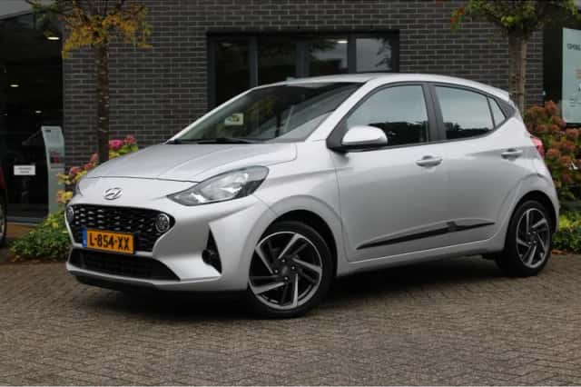 Hyundai i10 (2021) thumbnail 2