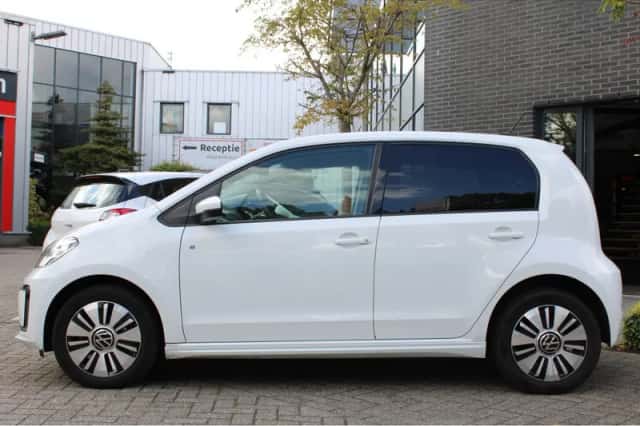 Volkswagen E-Up! (2020) thumbnail 2