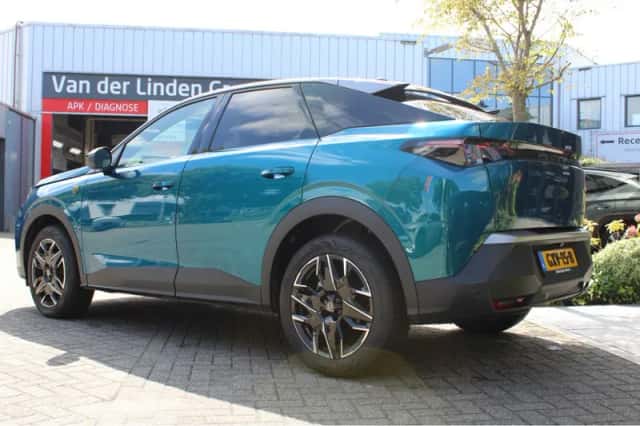 Peugeot 3008 (2025) thumbnail 3