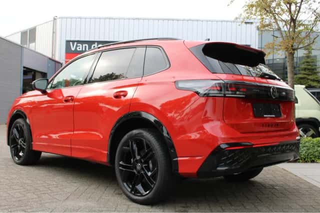 Volkswagen Tiguan (2025) thumbnail 3