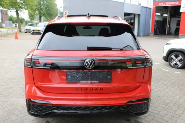 Volkswagen Tiguan (2025) thumbnail 4