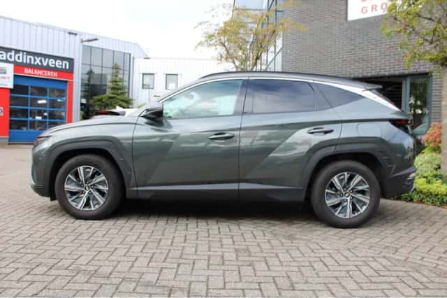 Hyundai Tucson (2021) thumbnail 2