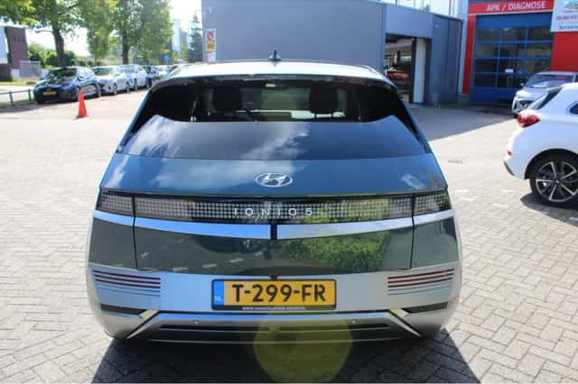 Hyundai Ioniq 5 (2023) thumbnail 4