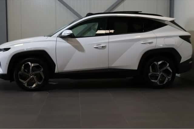 Hyundai Tucson (2022) thumbnail 2