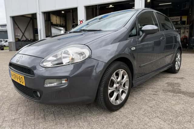 Fiat Punto (2014) thumbnail 2