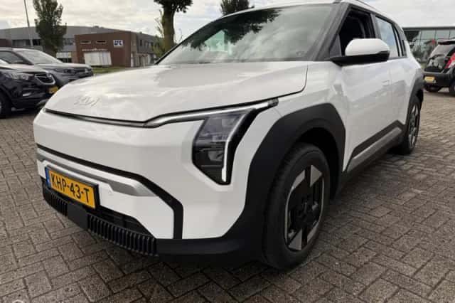 Kia EV3 (2026) thumbnail 1