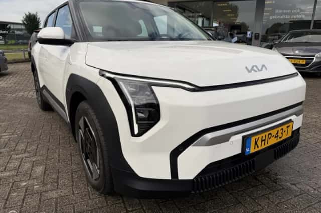 Kia EV3 (2026) thumbnail 3