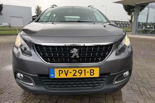 Peugeot 2008 (2017) thumbnail 2