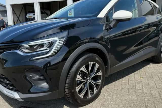 Renault Captur (2023) thumbnail 1