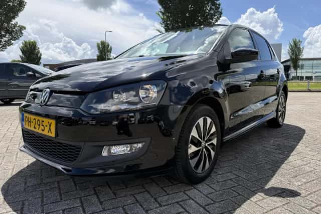 Volkswagen Polo (2017) thumbnail 2
