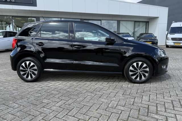 Volkswagen Polo (2017) thumbnail 5