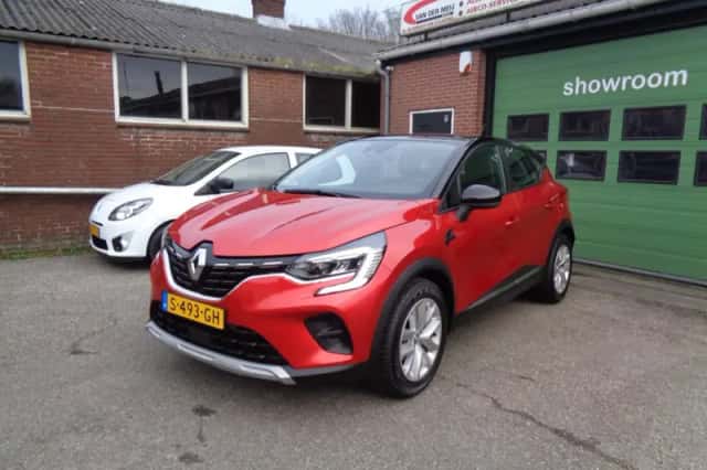 Renault Captur (2021) thumbnail 3