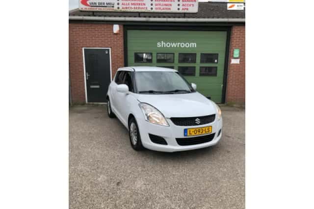 Suzuki Swift (2013) thumbnail 1
