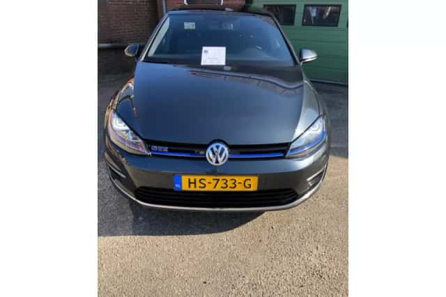 Volkswagen Golf (2015) thumbnail 2