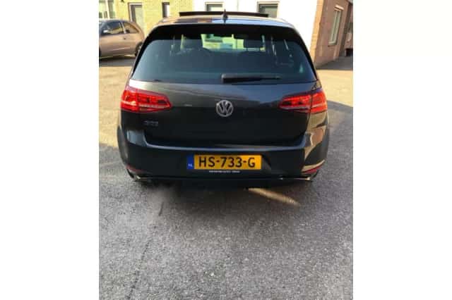 Volkswagen Golf (2015) thumbnail 5
