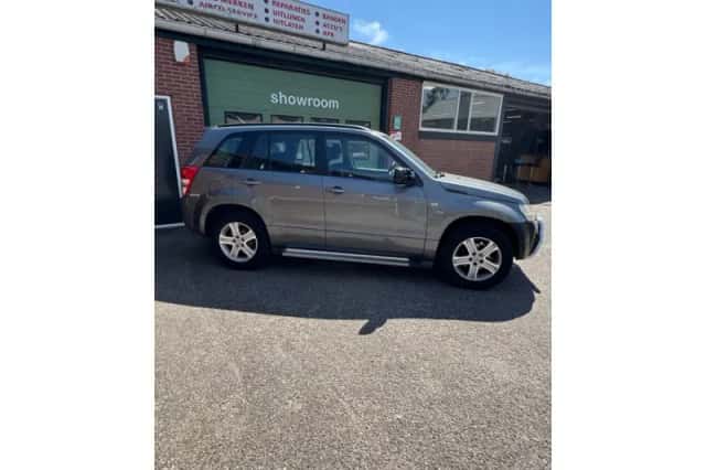 Suzuki Grand Vitara (2005) thumbnail 3