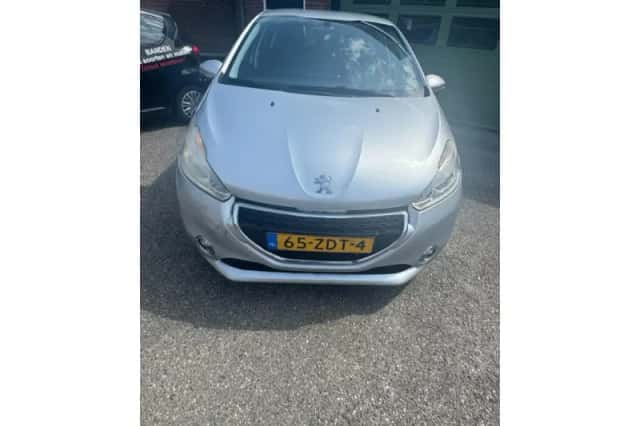 Peugeot 208 (2012) thumbnail 2