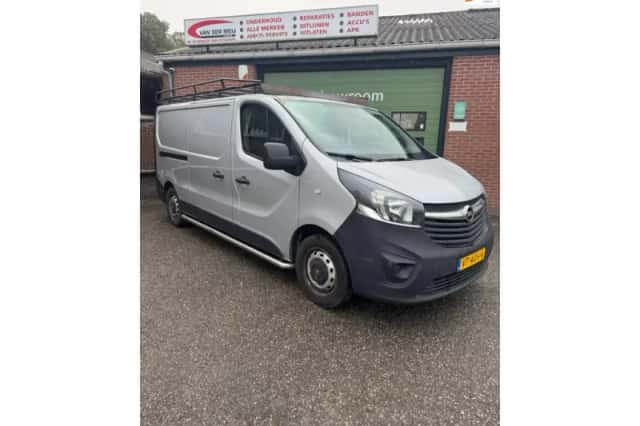 Opel Vivaro (2016) thumbnail 1