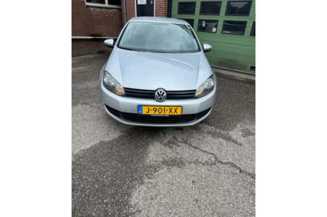 Volkswagen Golf (2010) thumbnail 2