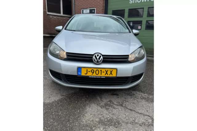 Volkswagen Golf (2010) thumbnail 3