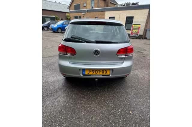 Volkswagen Golf (2010) thumbnail 5