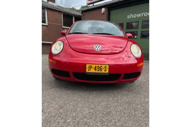 Volkswagen Beetle (2006) thumbnail 3