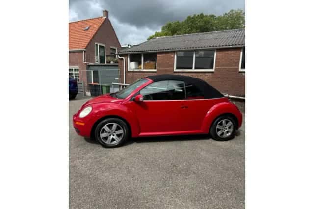 Volkswagen Beetle (2006) thumbnail 4